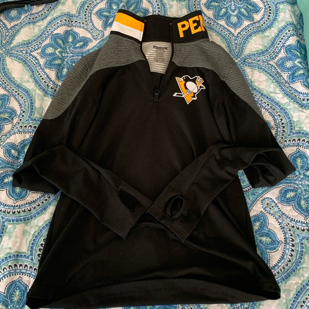 Sz M Women’s Reebok Pittsburgh Penguins Quarter Zip